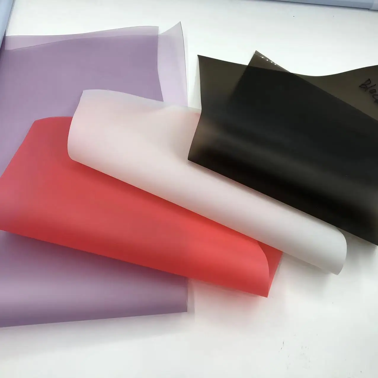 TPU Film Single Side Matte for Shoe Raincoat Hang Bag Umbrella Sport Wear Outdoor Products Customized Color Square Material Roll