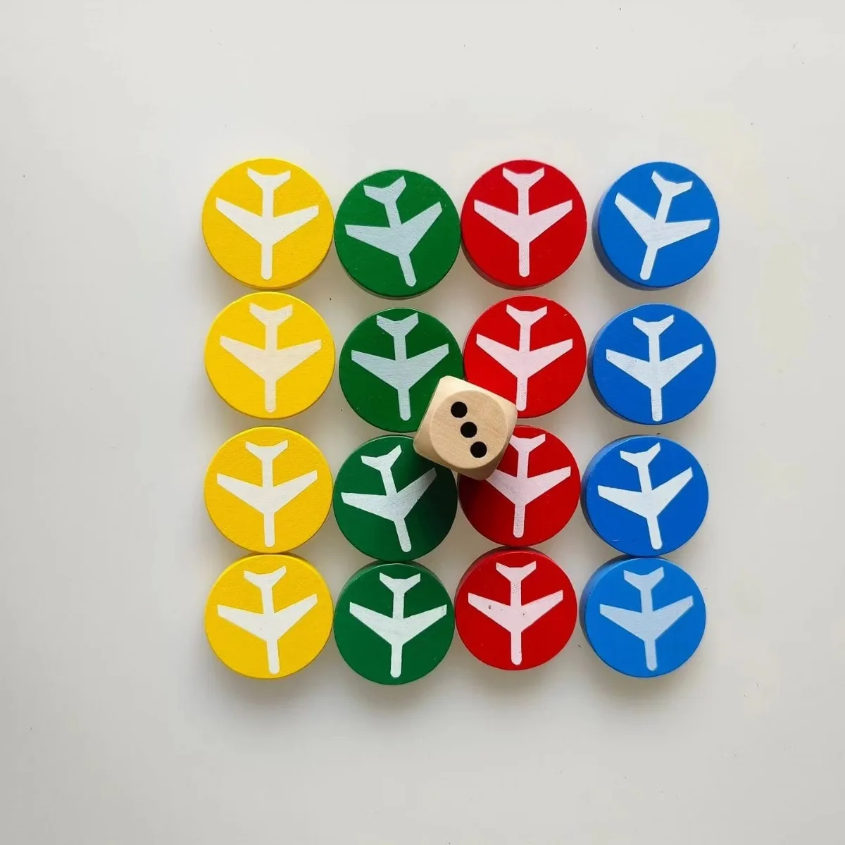 Hot Selling Flying Chess Wooden Pieces Hopscotch Board Game Wooden Flying Chess Pieces For Cards Game