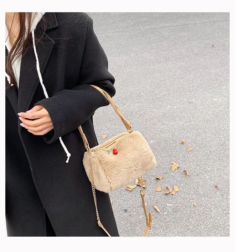 Women Solid Color Fur Bag Golden Chain Cherry Hemp flowers Underarm Bag 2021 Fashion Korea Style Soft Faux Fur Furry Handbags