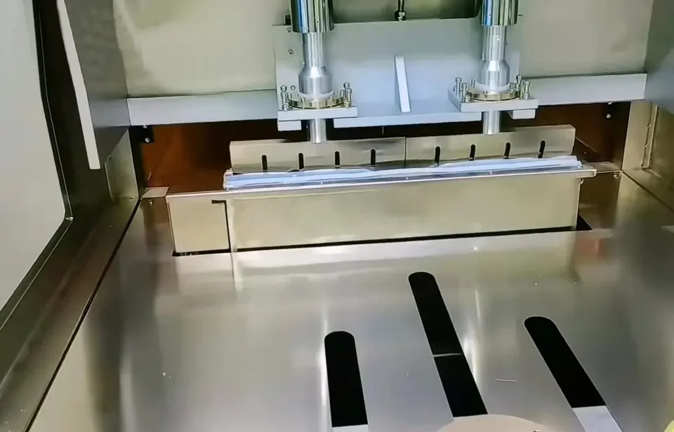 Wanli Group Ultrasonic Cheese Block Cutting Tool Ultrasonic Layer Cake Cutter for Serving Food Cutting Machine