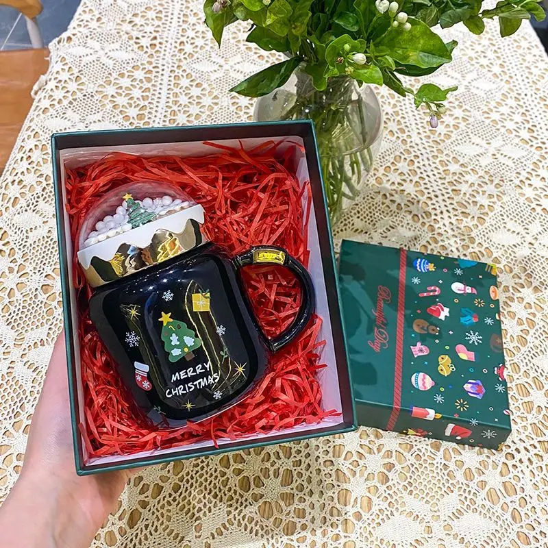 Christmas Ceramic Cup with Cute Couple Handle Office Creative Gift Mug with Lid Micro Landscape Design Europe Style for Party