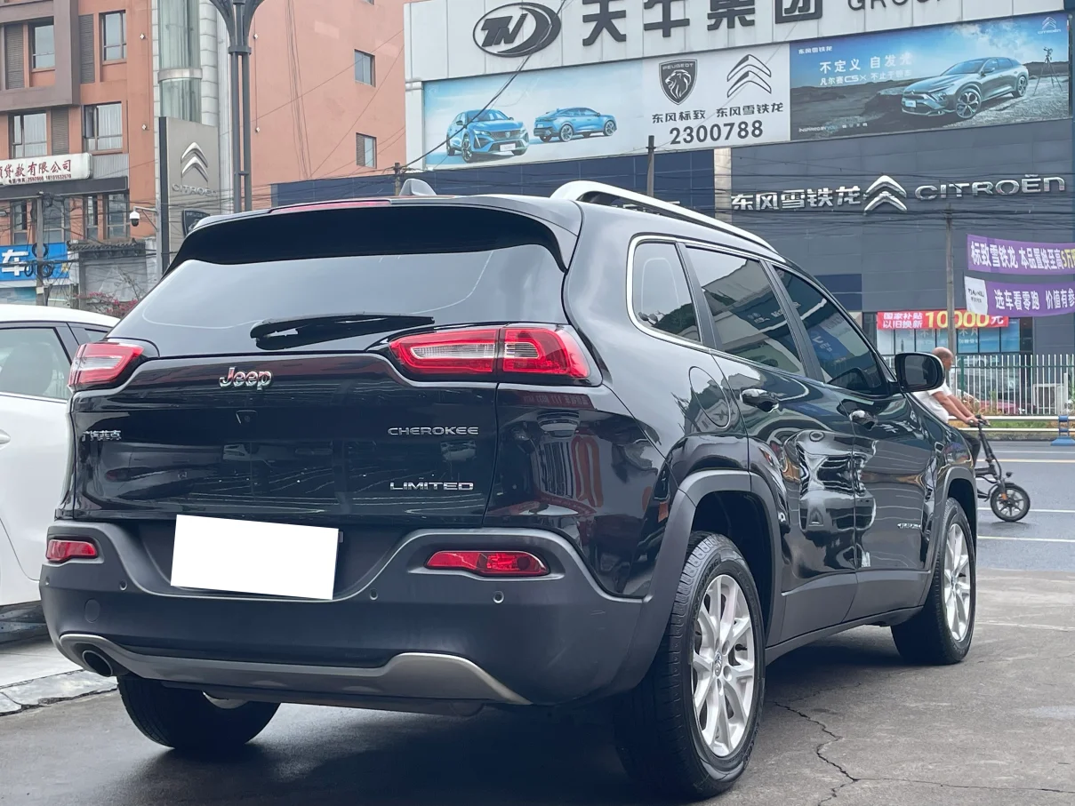 Jeep Cherokee 2017 2 0 л Superior Edition
