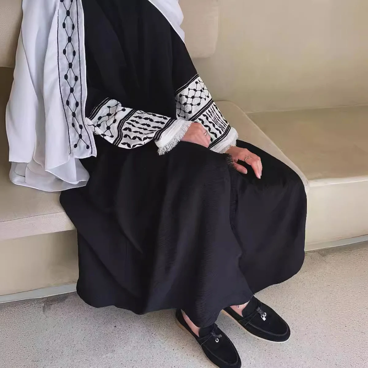 Hot selling Muslim Women Long Dress Hijab Prayer Clothing Ladies Arabic Embroidery Cardigan Abaya Robe With Belt