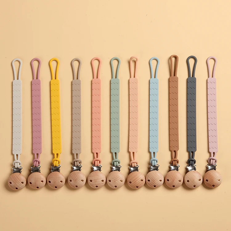 Hot selling wooden clasp silicone pacifier clip for 6 months old baby