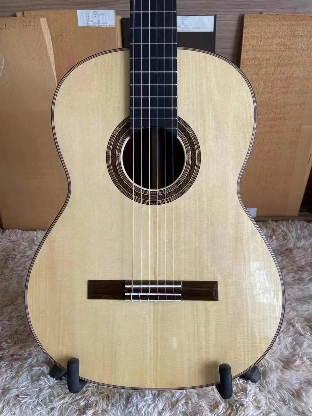 All-Solid Wood classical guitar with German spruce matched with the straight-grained figured Cocobolo of 2005