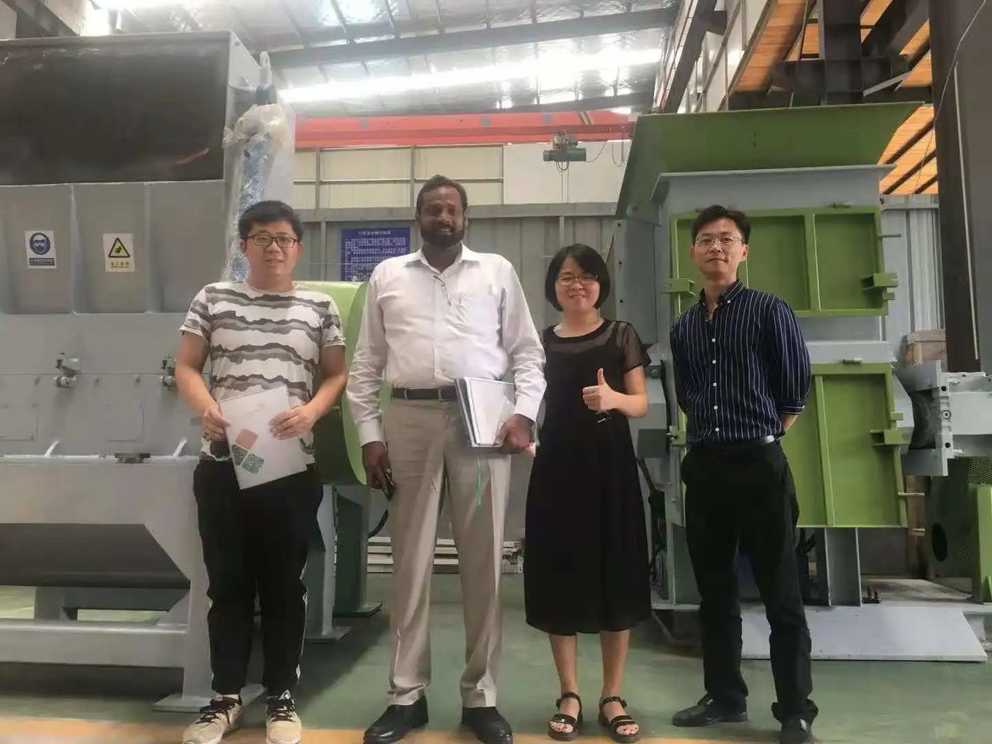 plastic shredding and crushing TV  computer, refrigerator washer machine plastic boards