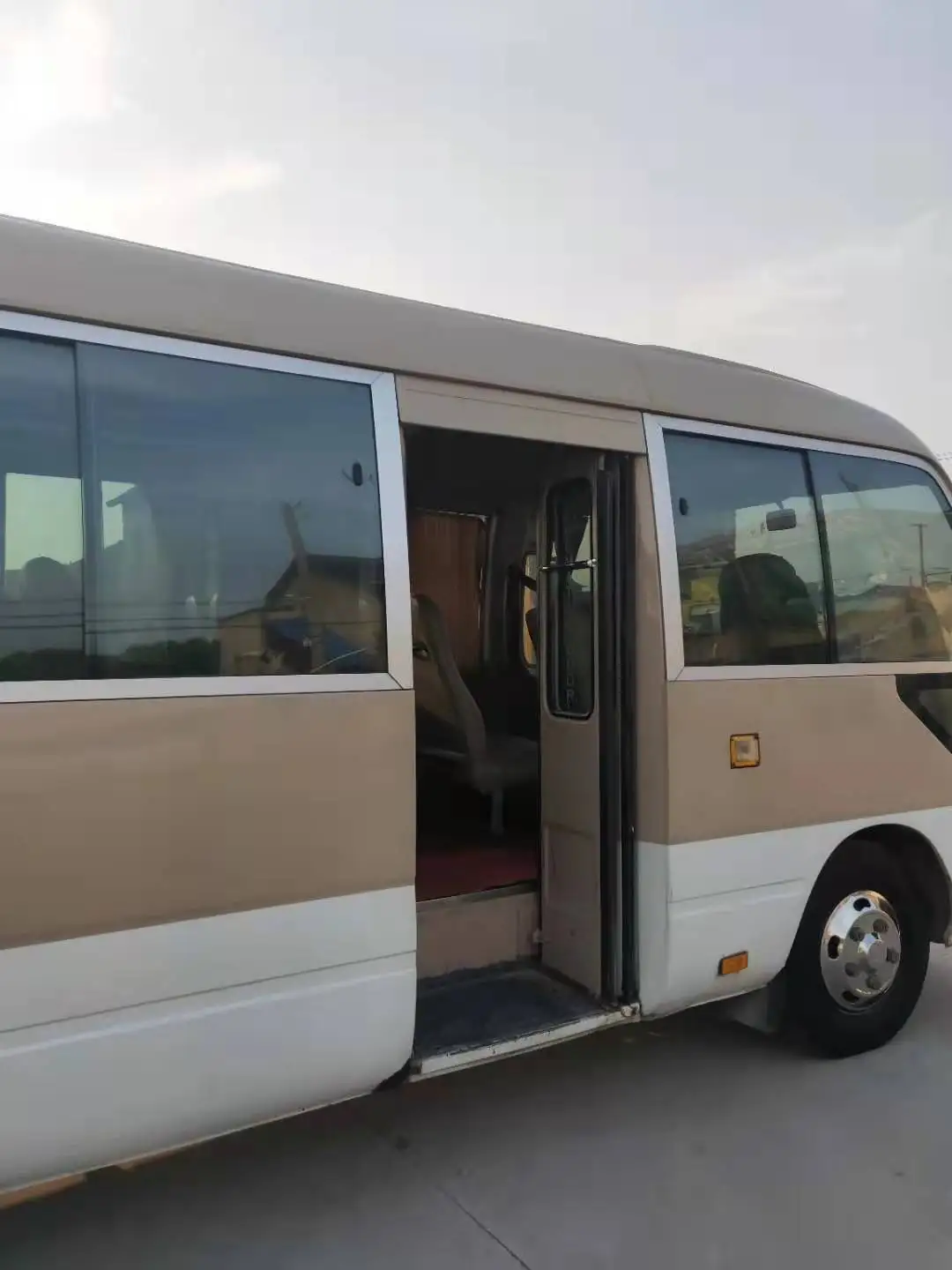 White Color Promotion price toyot coaster coach 6 cylinder bus Used/Secod Hand Coaster Bus for Sale 23-30Seat diesel coaster