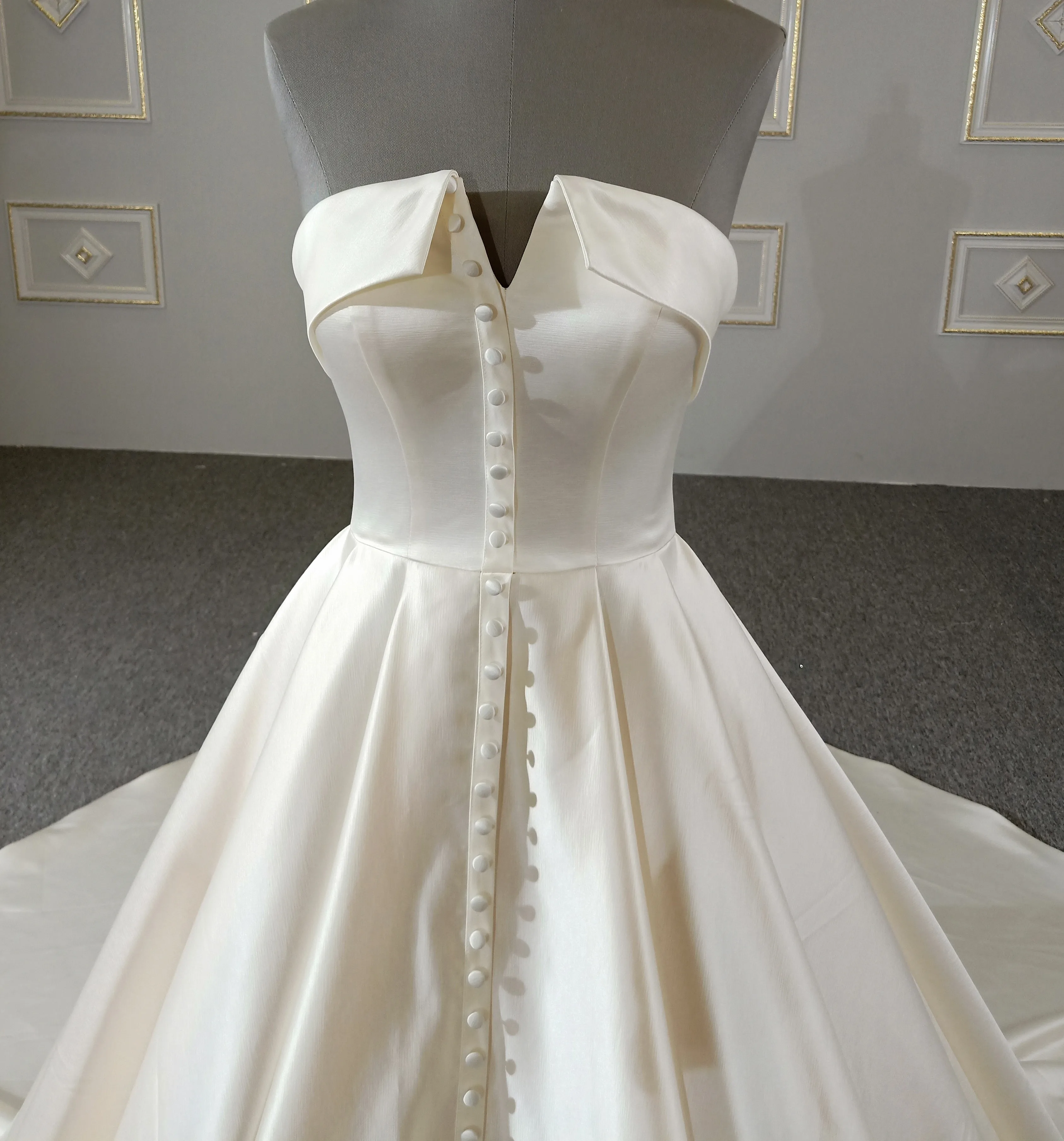 High quality special design off shoulder satin wedding dress for girls