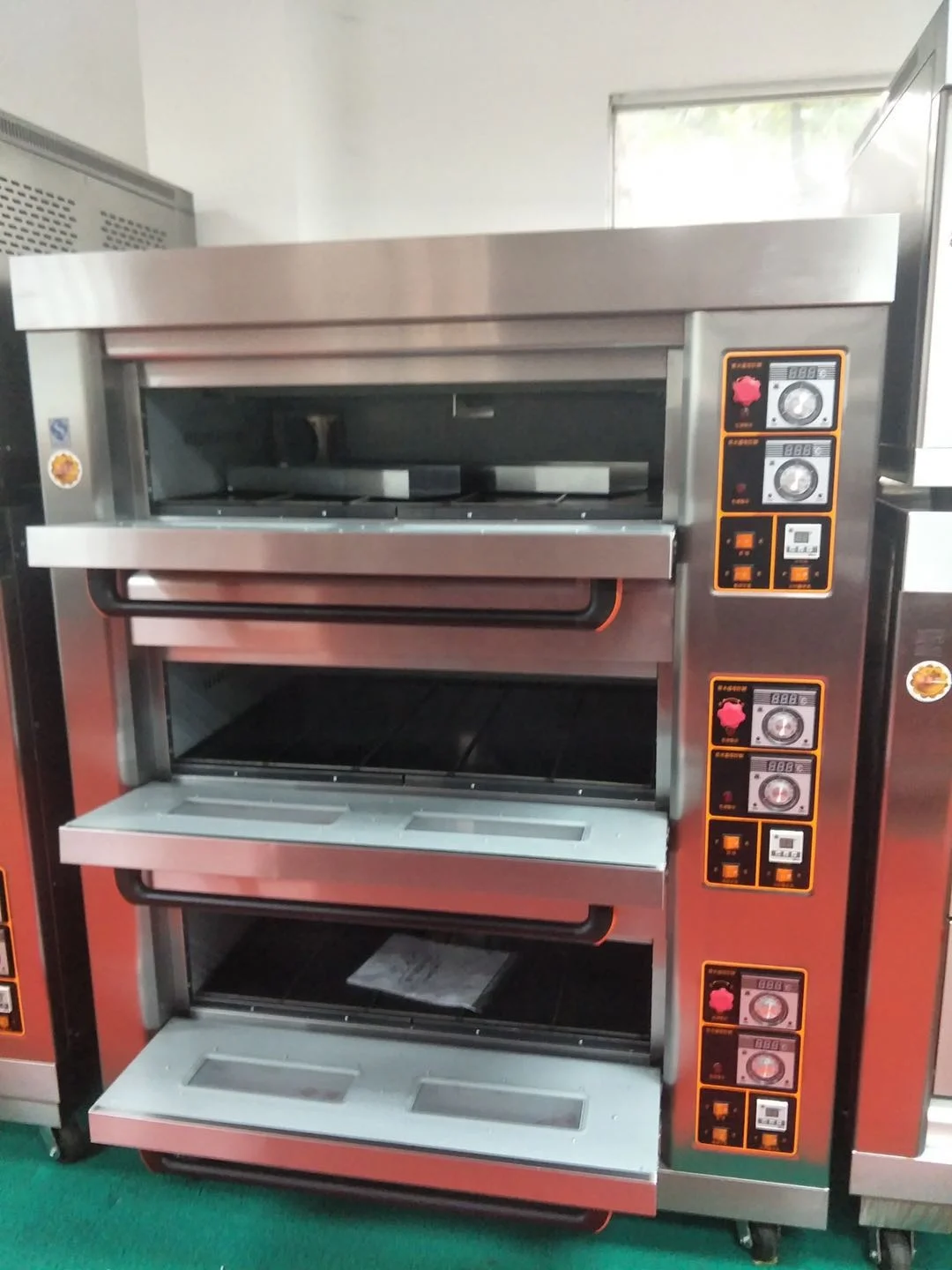 FHT-China Factory wholesale prices commercial bakery equipment three deck 3 trays electric bakery baking oven
