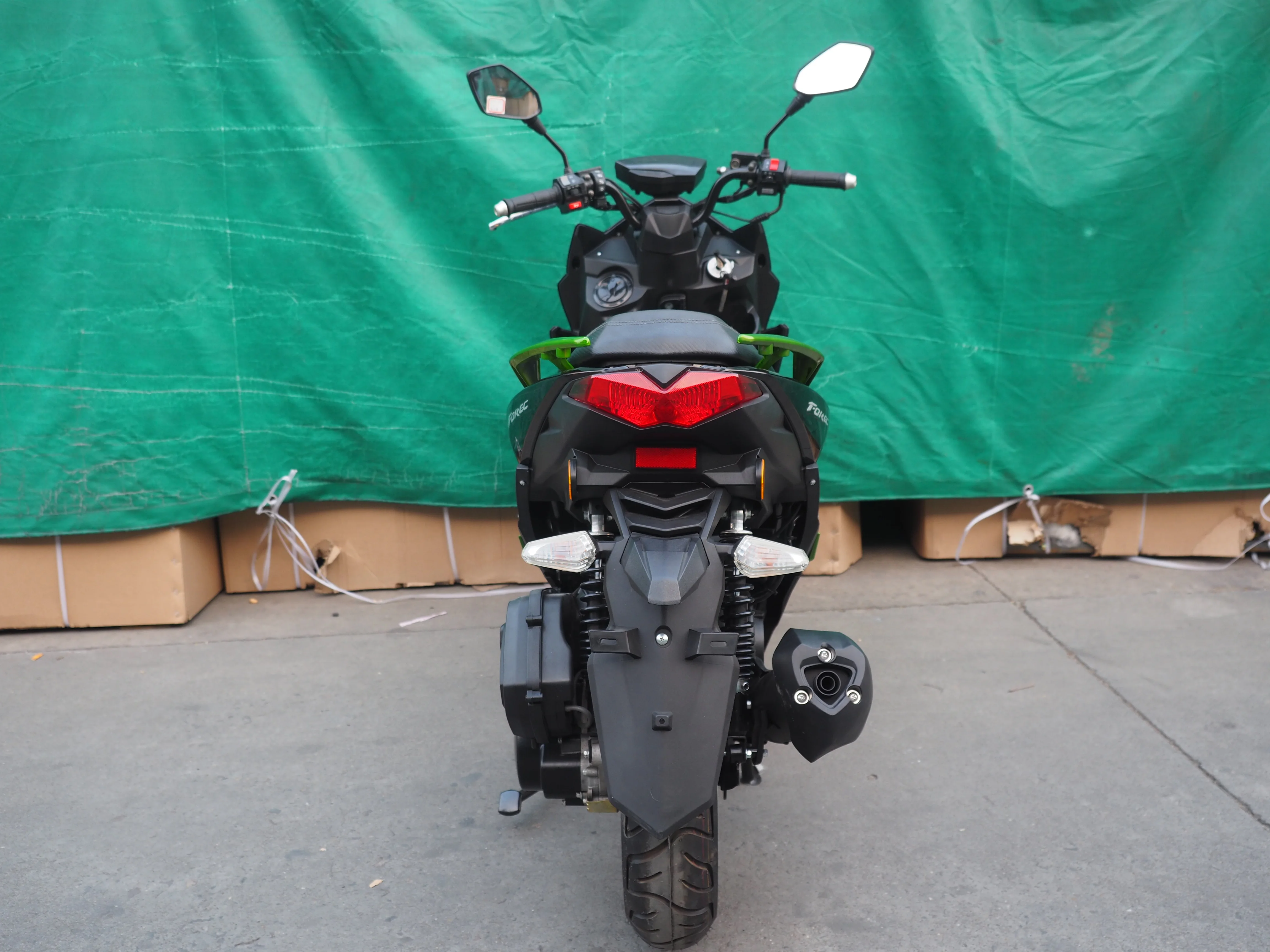 High Quality 4 Stroke 125cc 150cc motorcycle scooter for adult