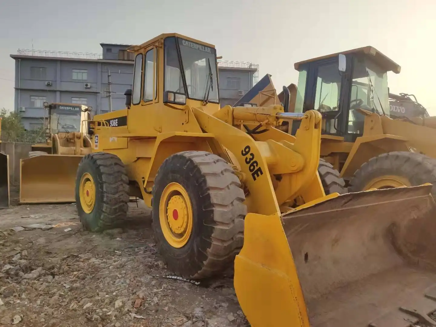 Подержанный оригинальный японский Колесный погрузчик Cat 936E б/у фронтальный cat936E на продажу