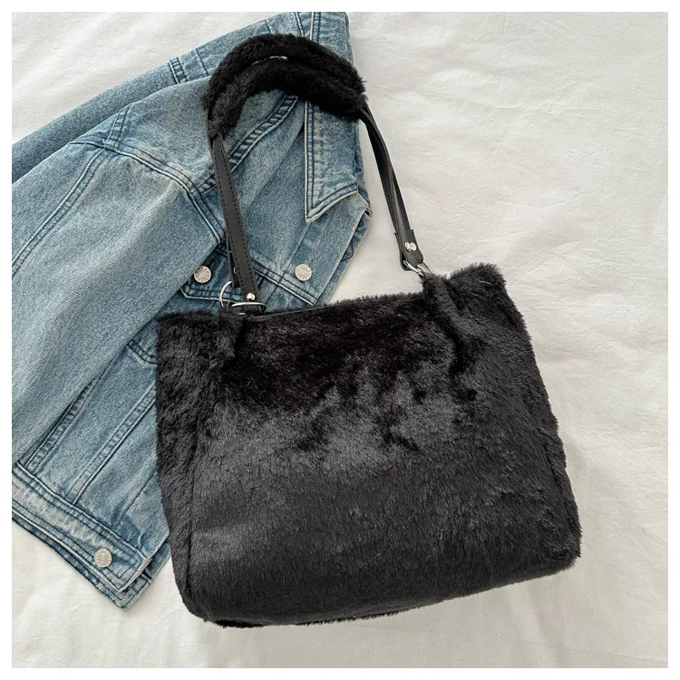 2023 Latest new design cartoon character crossbody shoulder bag Large Capacity plush rabbit handbag