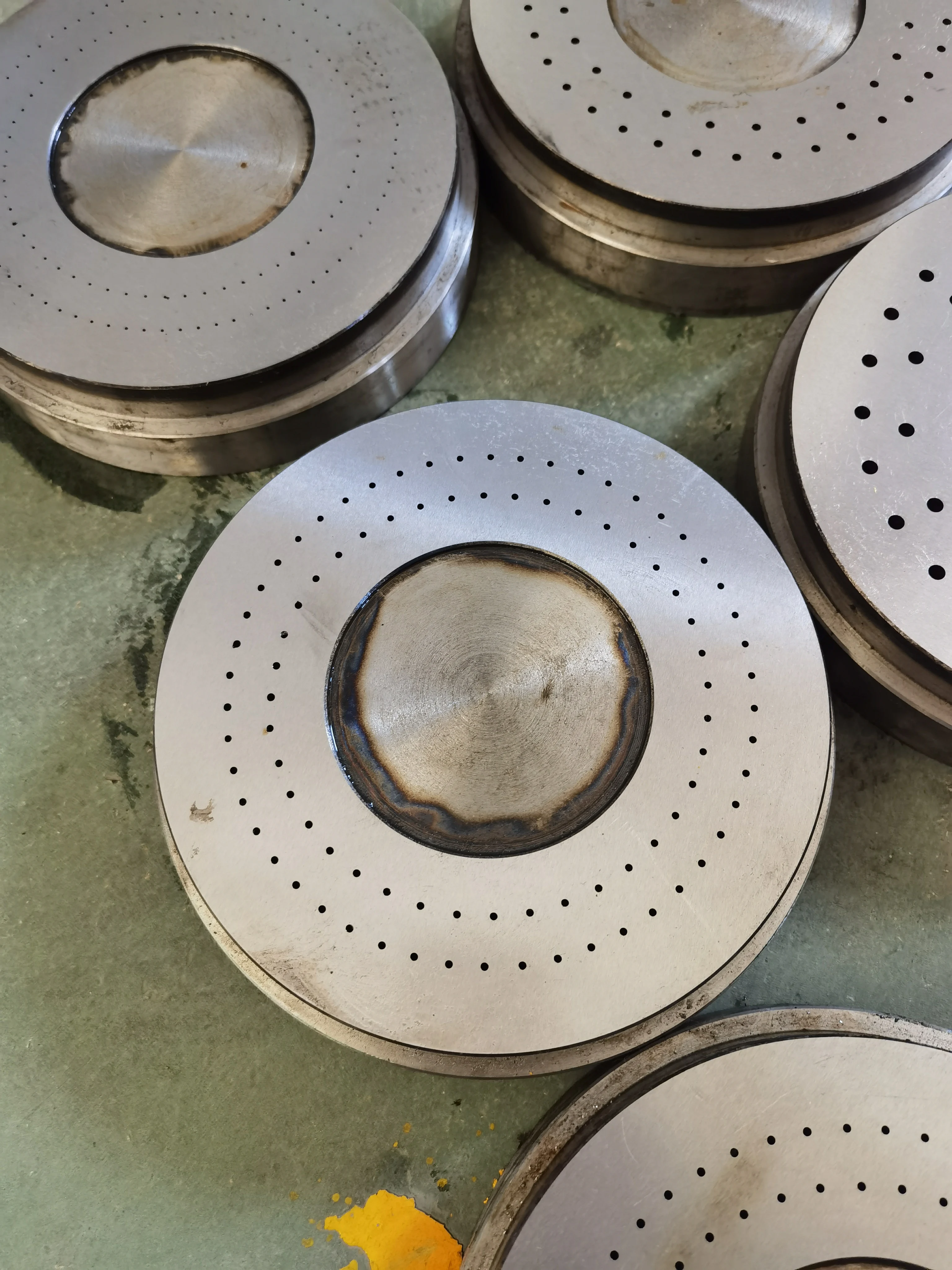 Automatic sinking and floating fish feed making machine mould feed machine