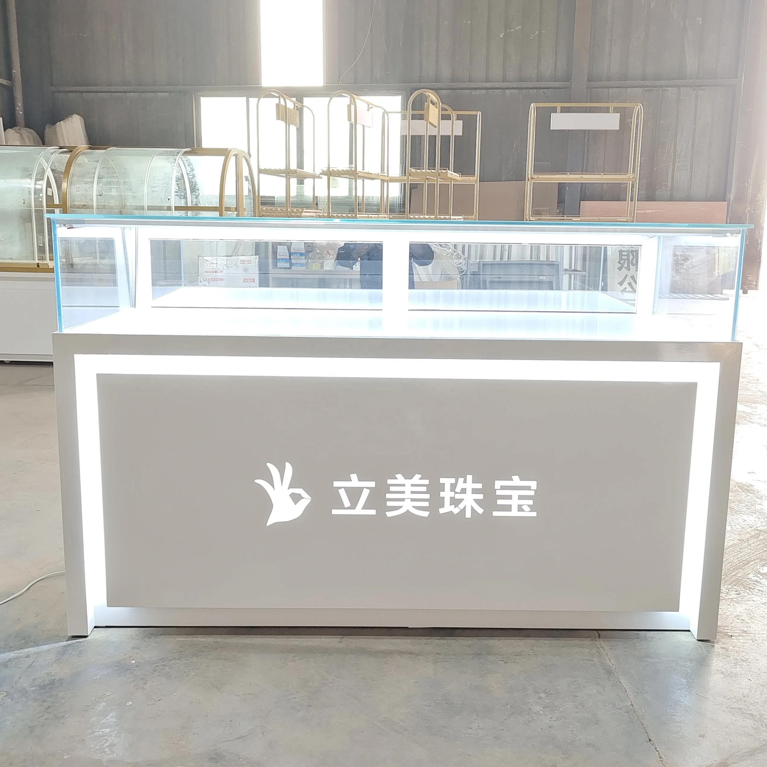 Luxury Shop Display Furniture Commercial Used Display Counter Sale Metal Feet Design Sit-down Jewelry Display Case