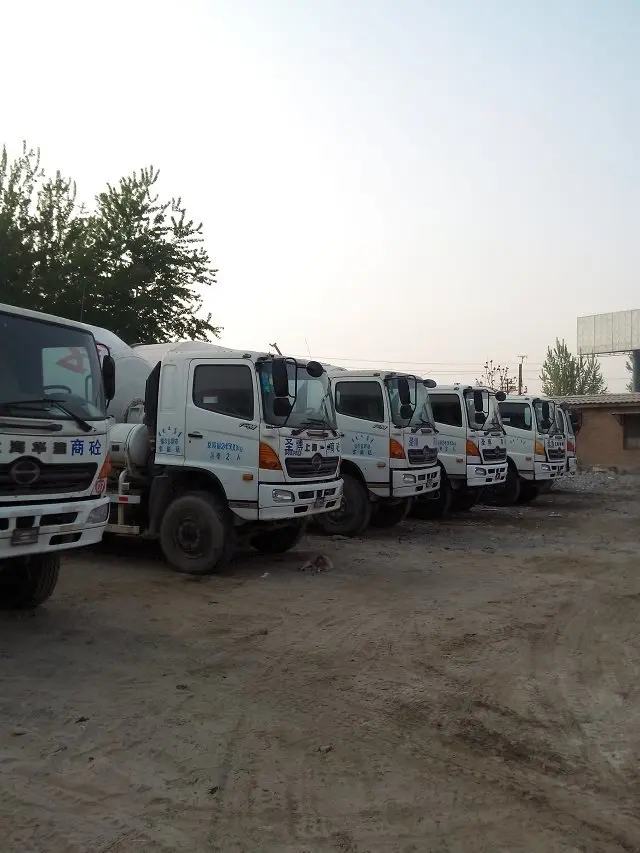 Б/у Бетономешалка HINO DIESEL hino500 высокого