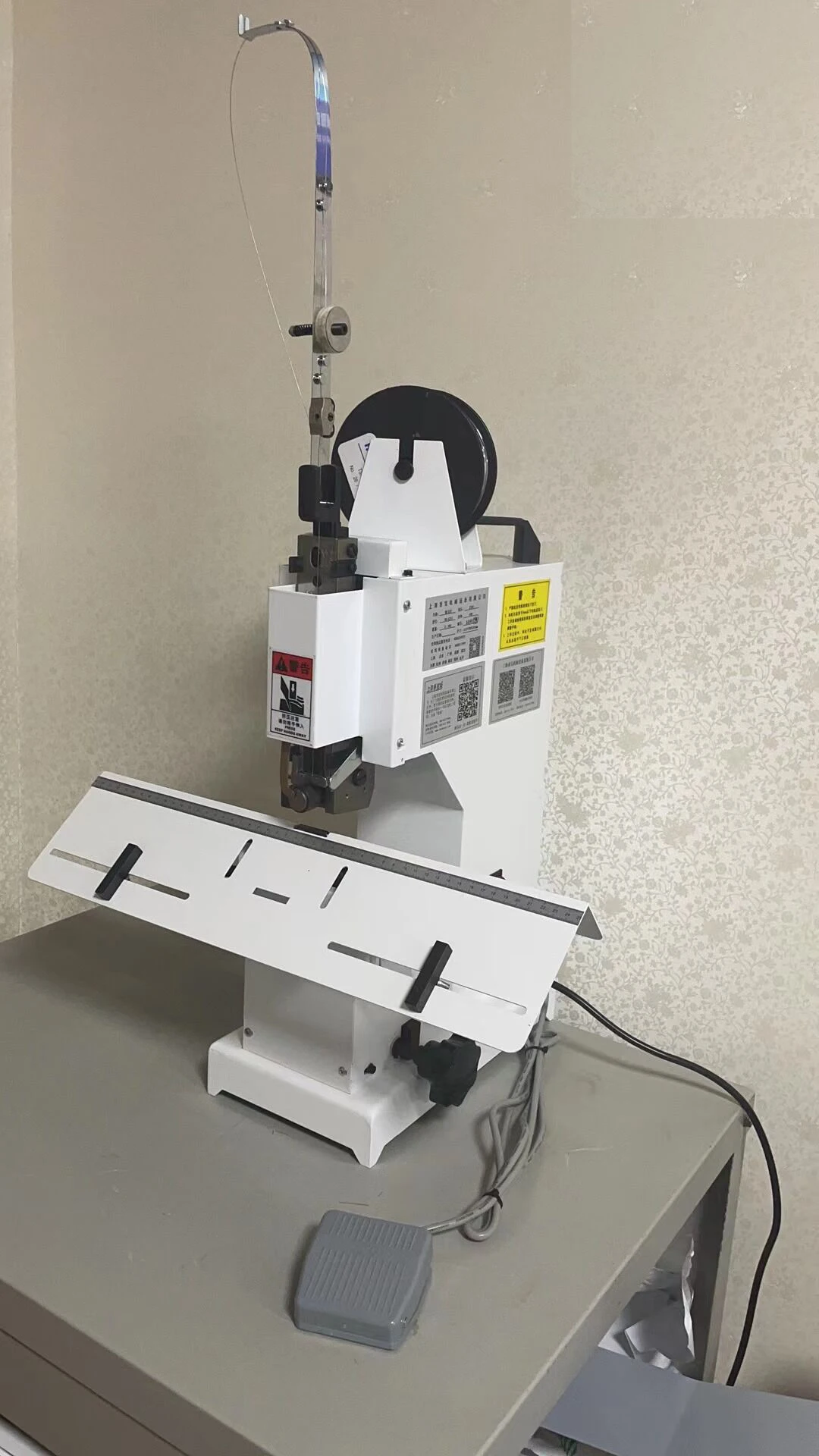 Desktop Saddle Wire Stitching Paper Stapler Stapling Machines