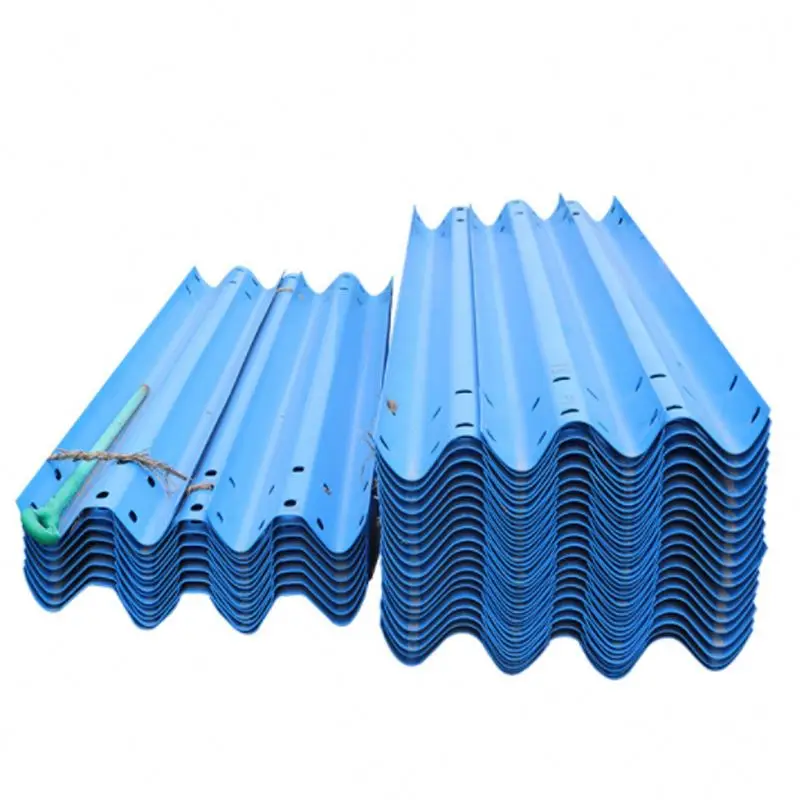 AASHTO M180 Sicherheits-Crash-Barriere Q235 Metall-Highway-Barrieren 550g verzinkte W-Beam-Highway-Leitplanken