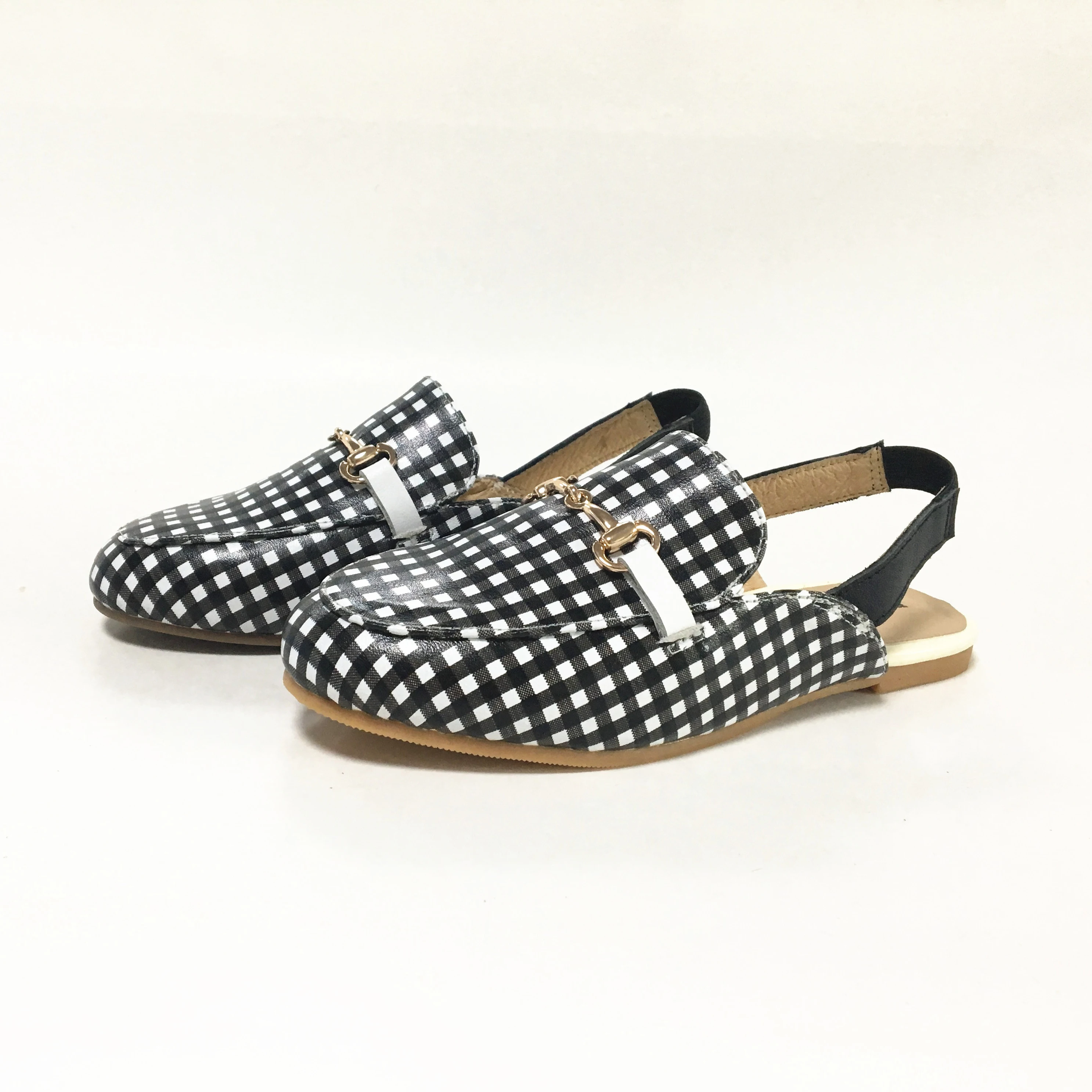 Hot Selling  Leather Girls Loafer Shoes with Gold Chain Front Flats Children  Slingback For Girls  Flats Children Sandals