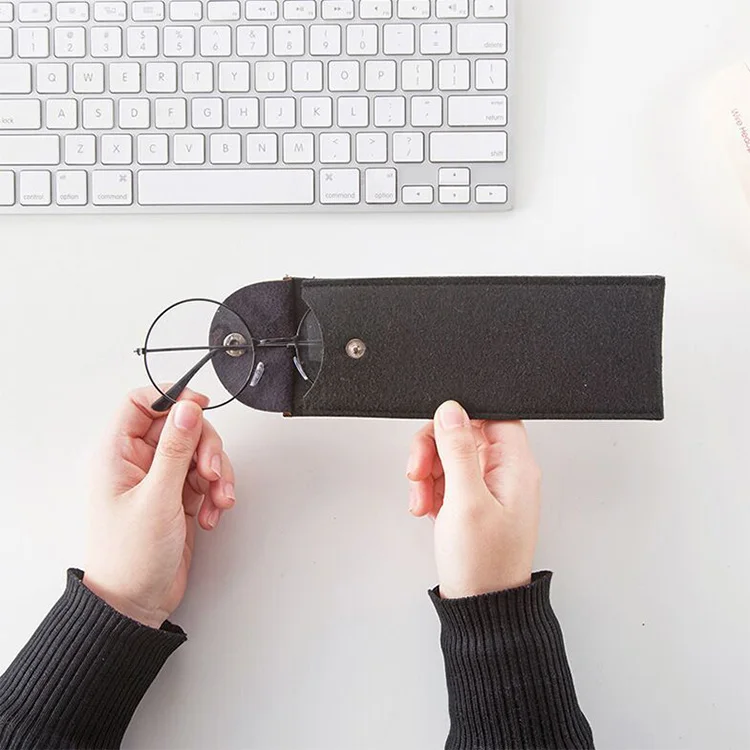 Новый пенал для канцелярских принадлежностей с напечатанным логотипом