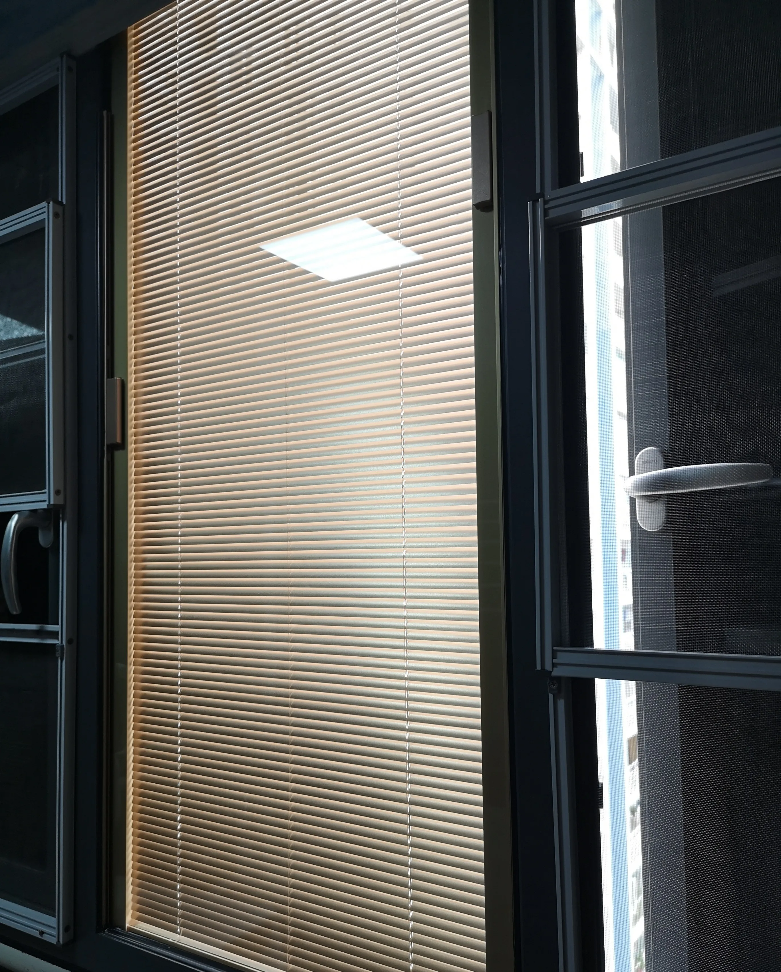 Electrical Integral Windows Doors With Blinds Between Double Insulated Glass