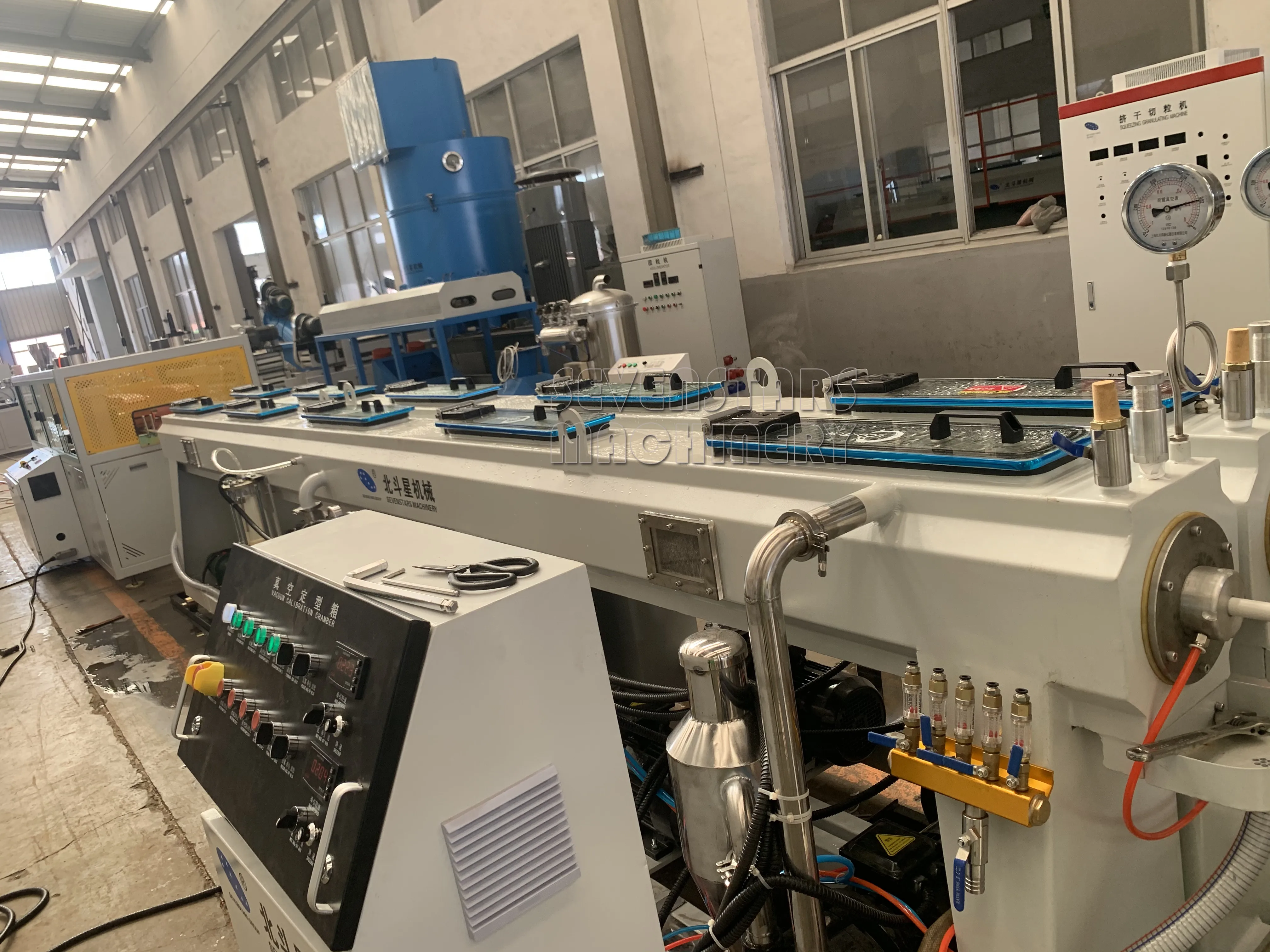 Машина для изготовления ПВХ электрических труб/Экструзионная линия с двойной трубой