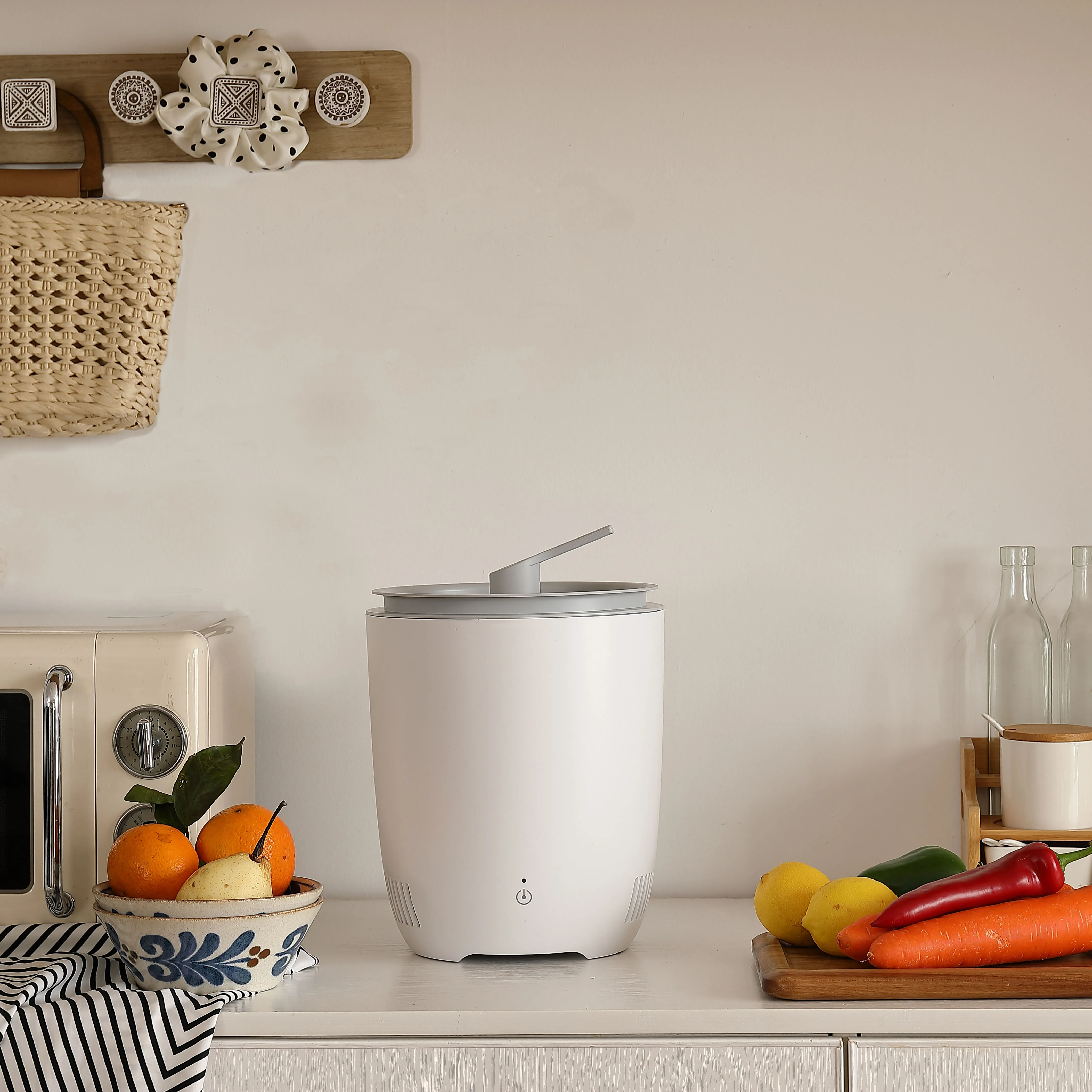 2023 hot sale  freeze the leftovers delay decompose no foul smell strong cooling frozen trash can