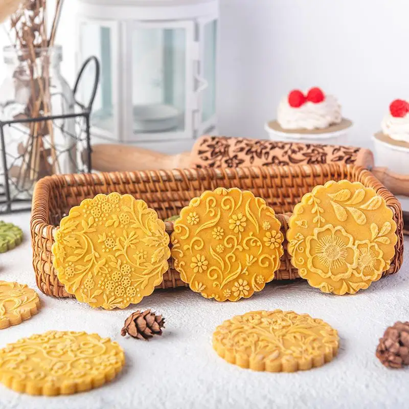 Christmas Wooden 3D Rolling Pins with design  Kitchen Tool Wooden Engraved Embossing Rolling Pin with Carved Wooden Elk roller