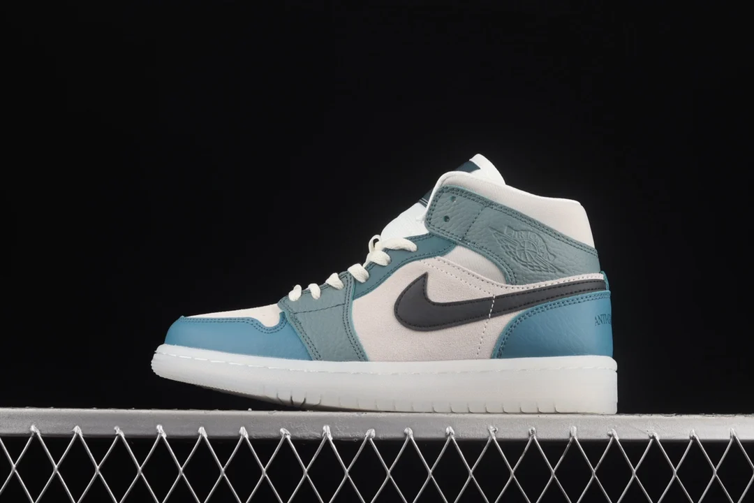 Popular Original Quality Nike Air Jordan 1 Mandarin Duck Color Classic Men Shoes Culture Basketball Shoes Nike Men Shoe Sneakers