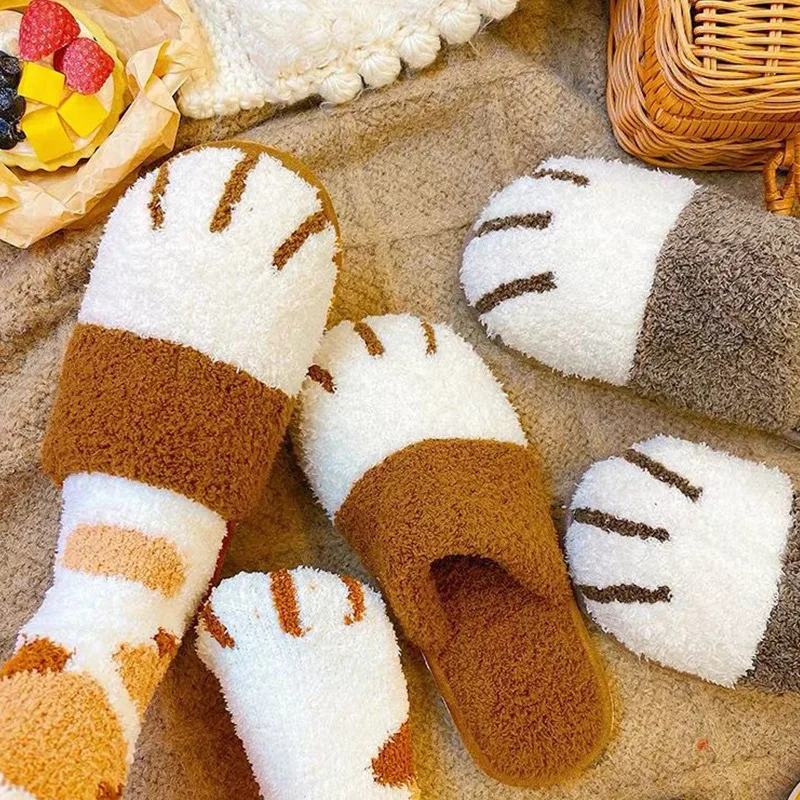 Wholesale new plush animal cat paw slippers cartoon pvc slippers for woman patchwork color house shoes in stock