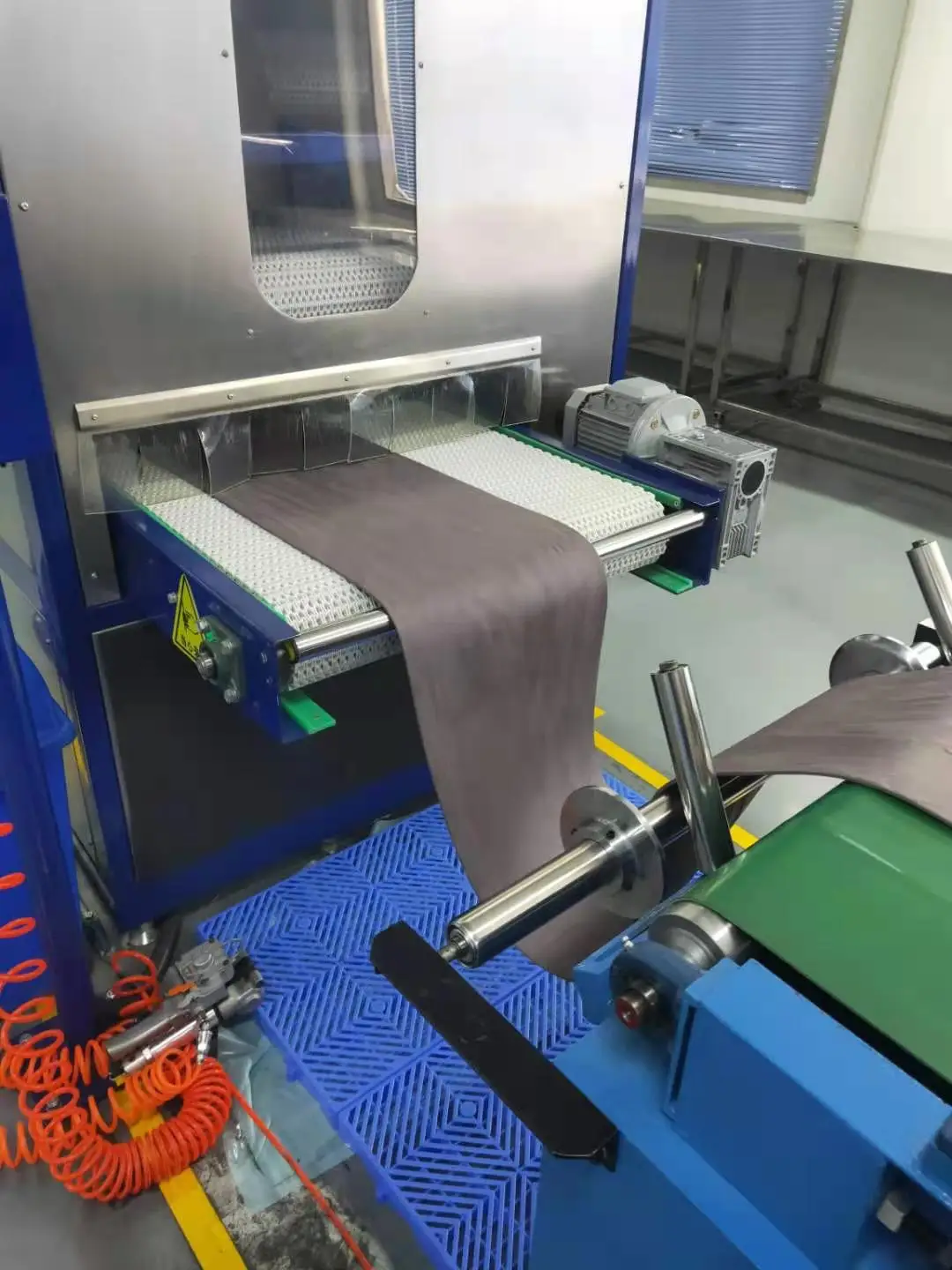 High temperature resistance Non-vulcanized Hnbr/Sbr hard rubber compounds for making products