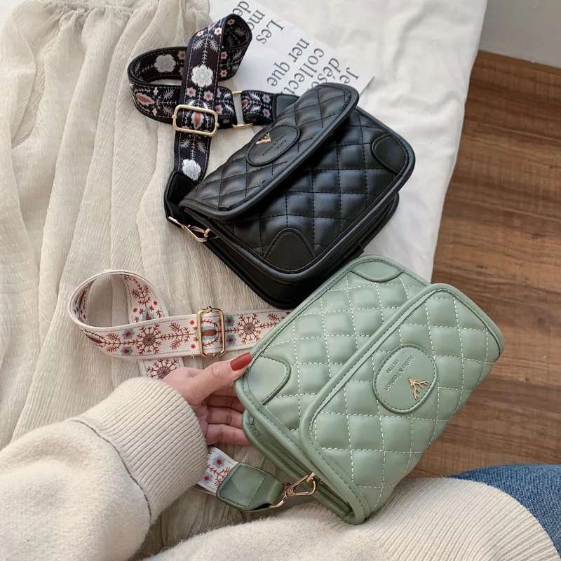 Custom XP1579 2022 new popular rhombus embroidery thread fashion broadband messenger shoulder bag small square bag manufacturer