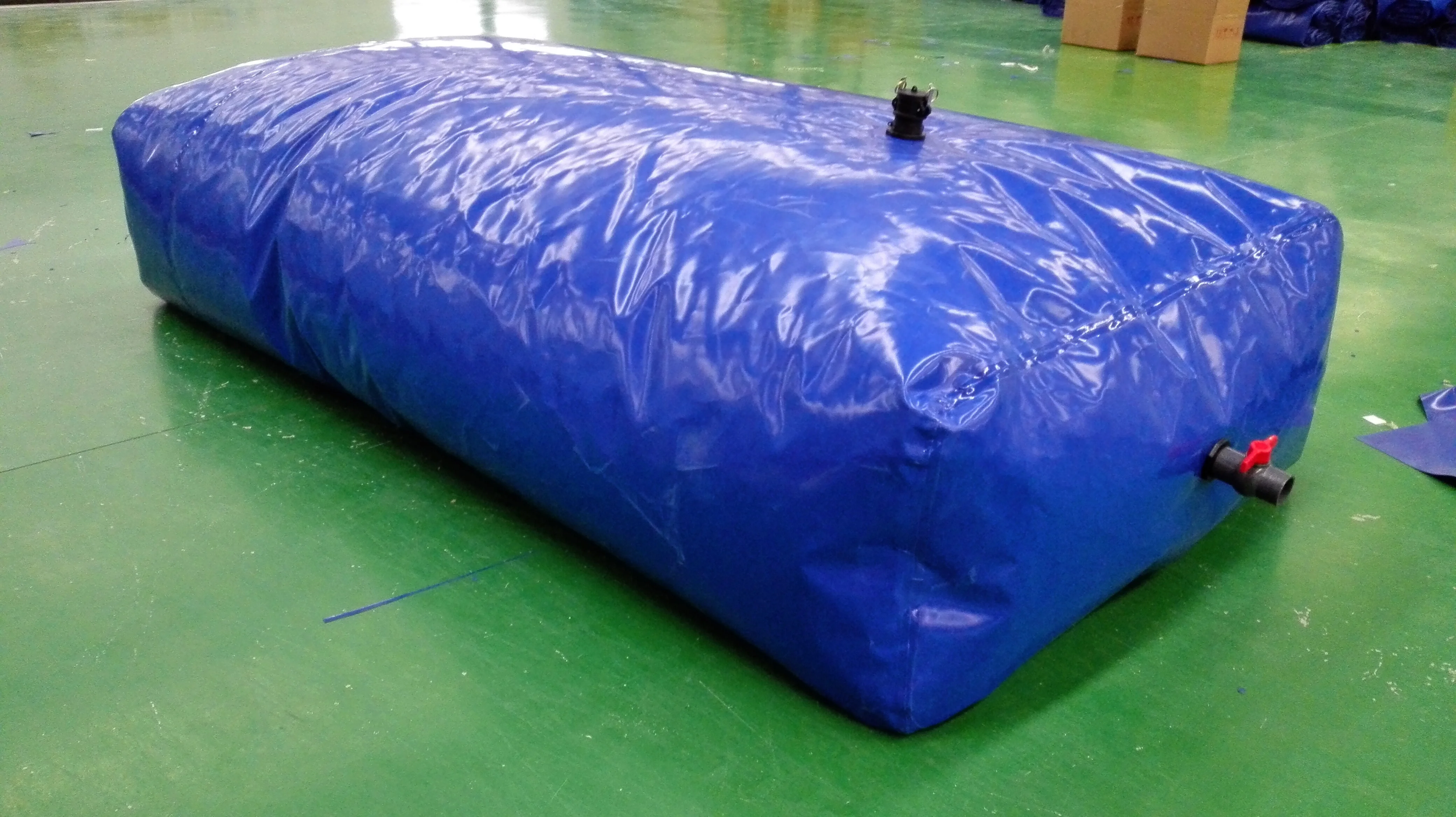 Factory price 5000L 16000L PVC Tarpaulin inflatable Flexible Water Storage Bladders Pillow Tank
