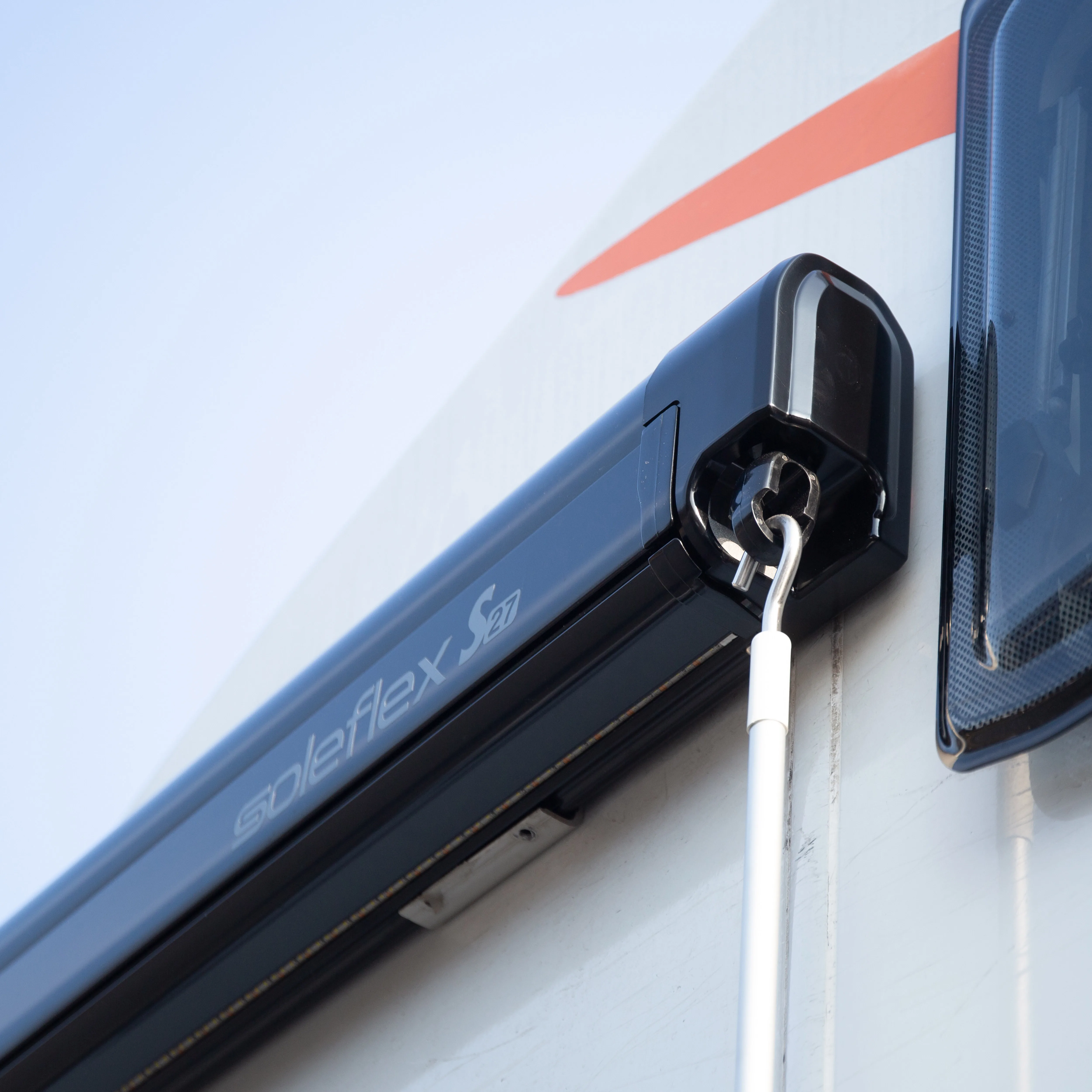 High-Strengthen S27 Aluminum Alloy Side-Mounted RV Awning with Durable PVC Fabric Exterior Accessories for RVs