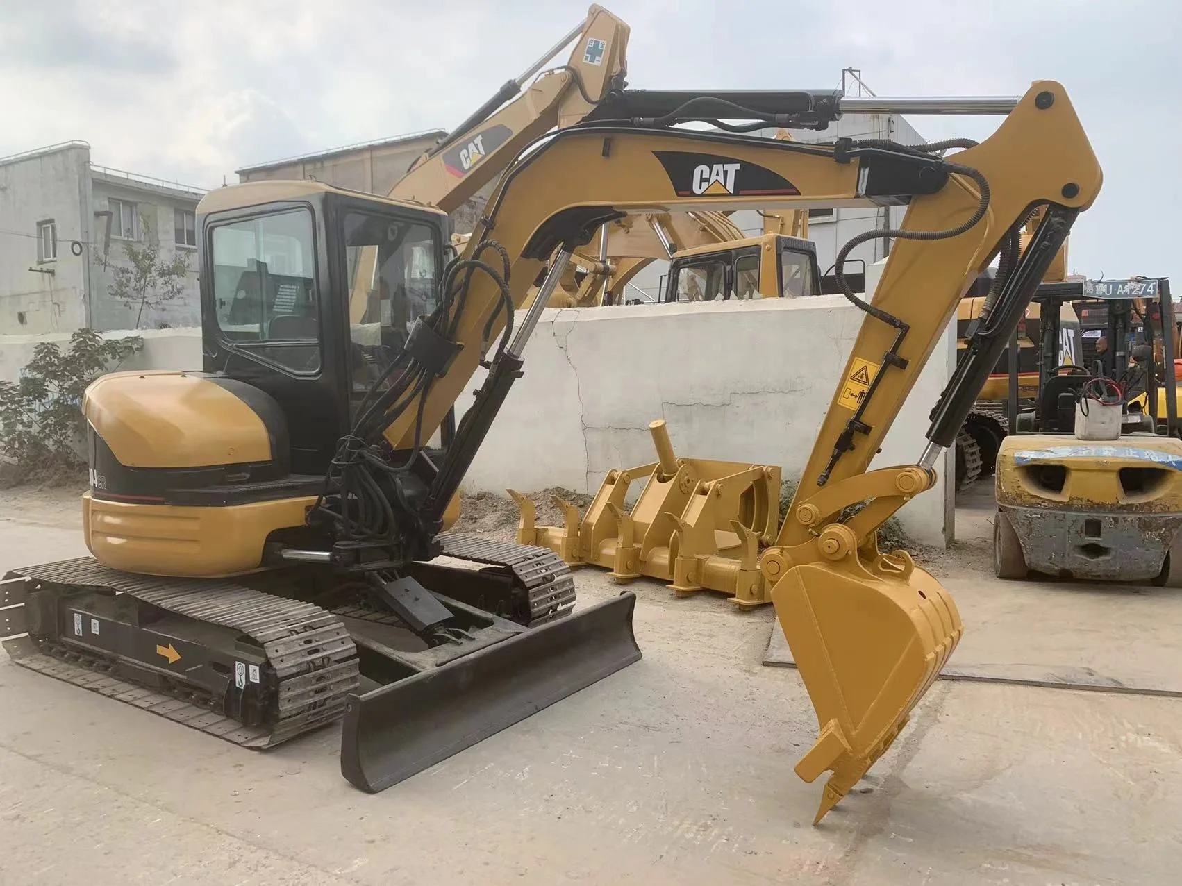 Used Cat 303.5 Mini Excavator for Sale Cheap Small Excavators 303 303.5 305 Models Available Caterpillar 320D Model Included