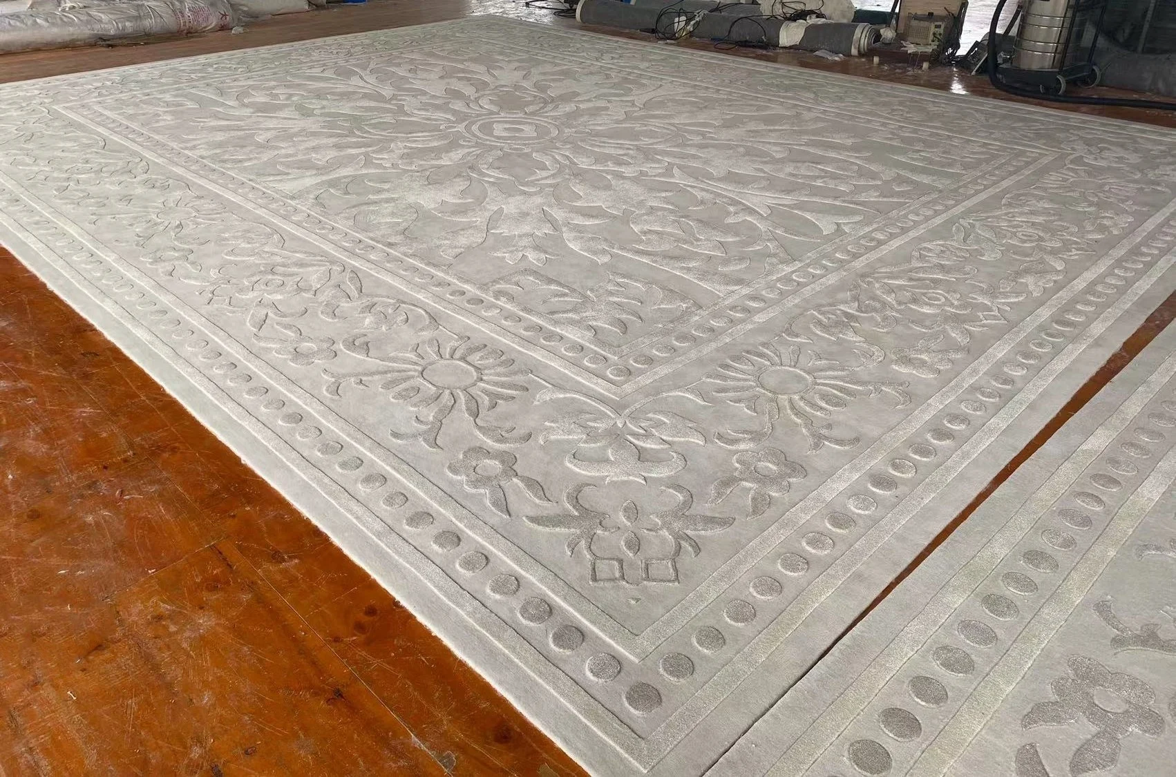 Custom Floral Design Luxury Area Rugs for Living Room Hand Tufted Carpets and Viscose Silk Wool Carpet