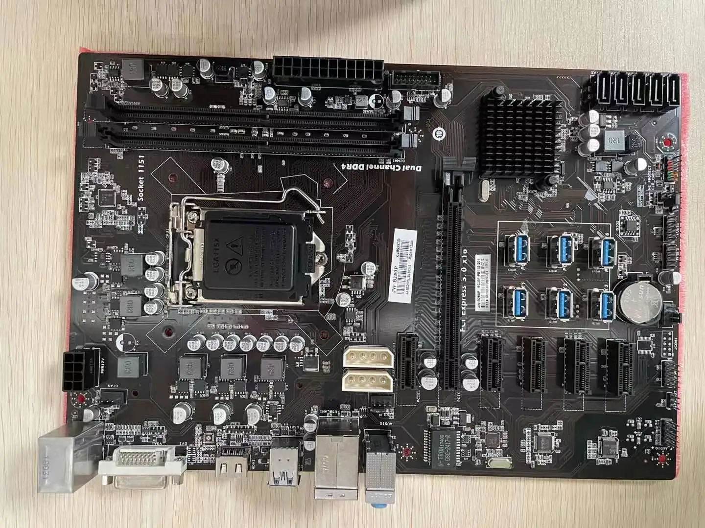  B250 добыча материнская плата LGA-1151 12 графических процессоров 6 GPU поддержка rx580 8 Гб rx5700xt gtx1660super