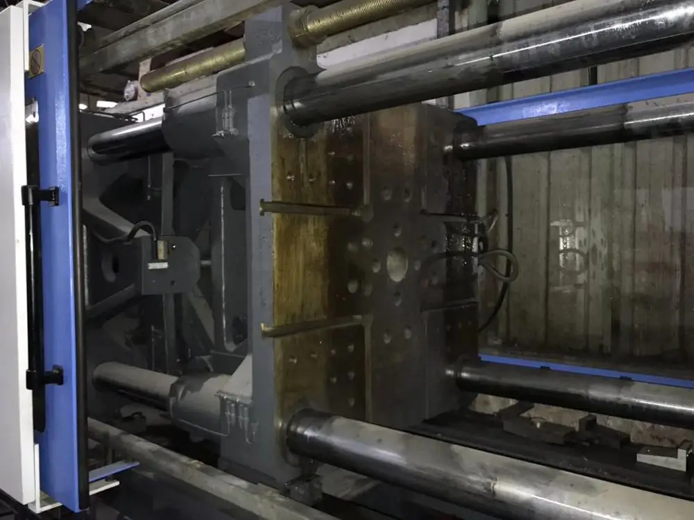  Haitian SA3200 haitian used plastic injection machinery пластиковая машина для литья под давлением доска