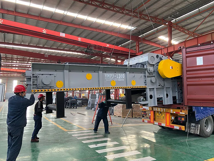 China Factory Direct Sale Stable PLC control wood pallet chipping machinery