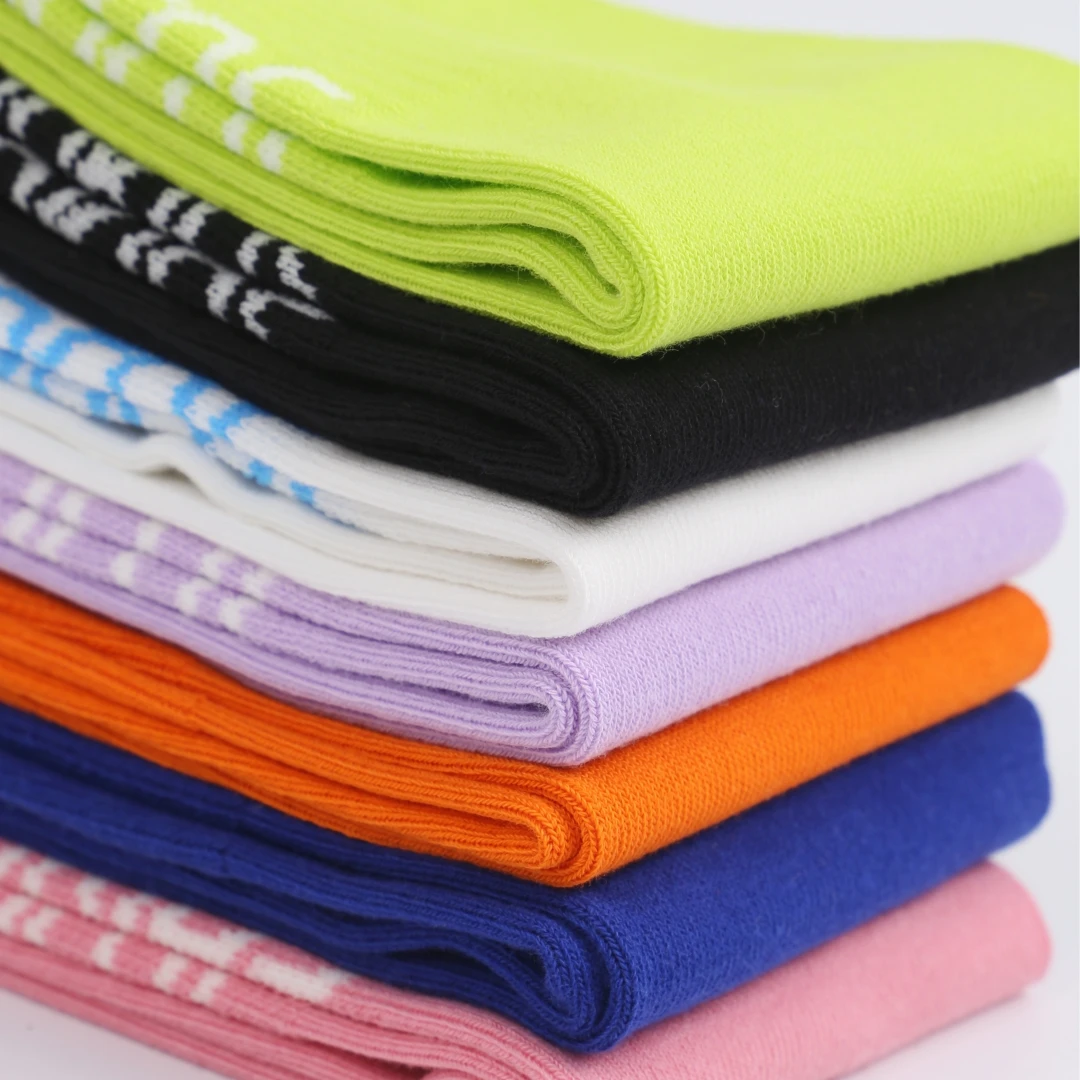 Shenzhen Custom Sock Manufacturer  New Sports Men Women Simple Cotton Socks/  cotton socks colorful