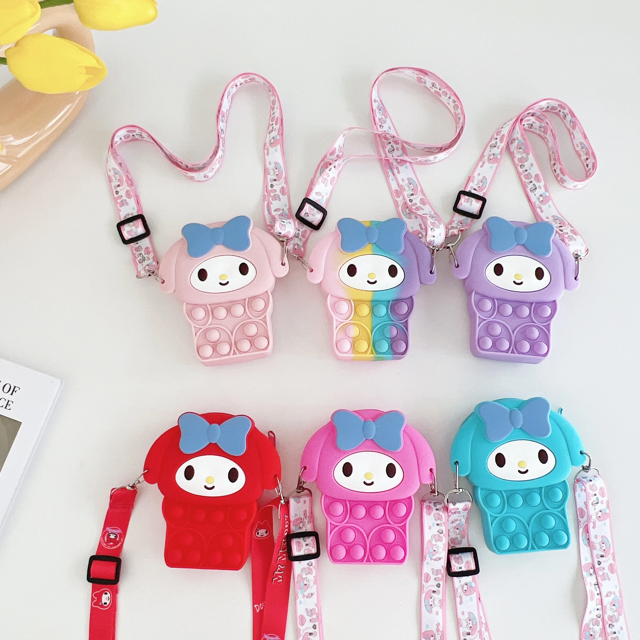 Low Moq Customized Color Shape Pattern Small Coin Hand Silicone Bags for Women Gifts