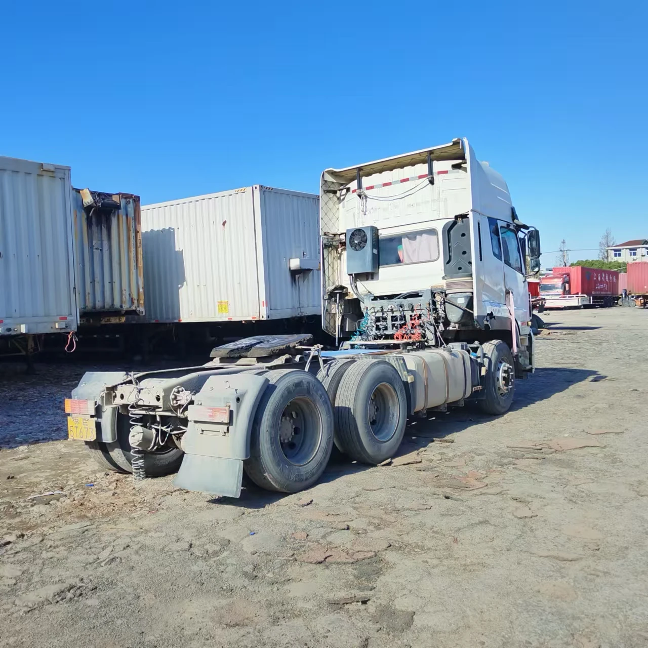 Трактор Dongfeng для тяжелых полуприцепов двигатель марки Cummins Yuchai 245 ~ 560 лошадиных сил