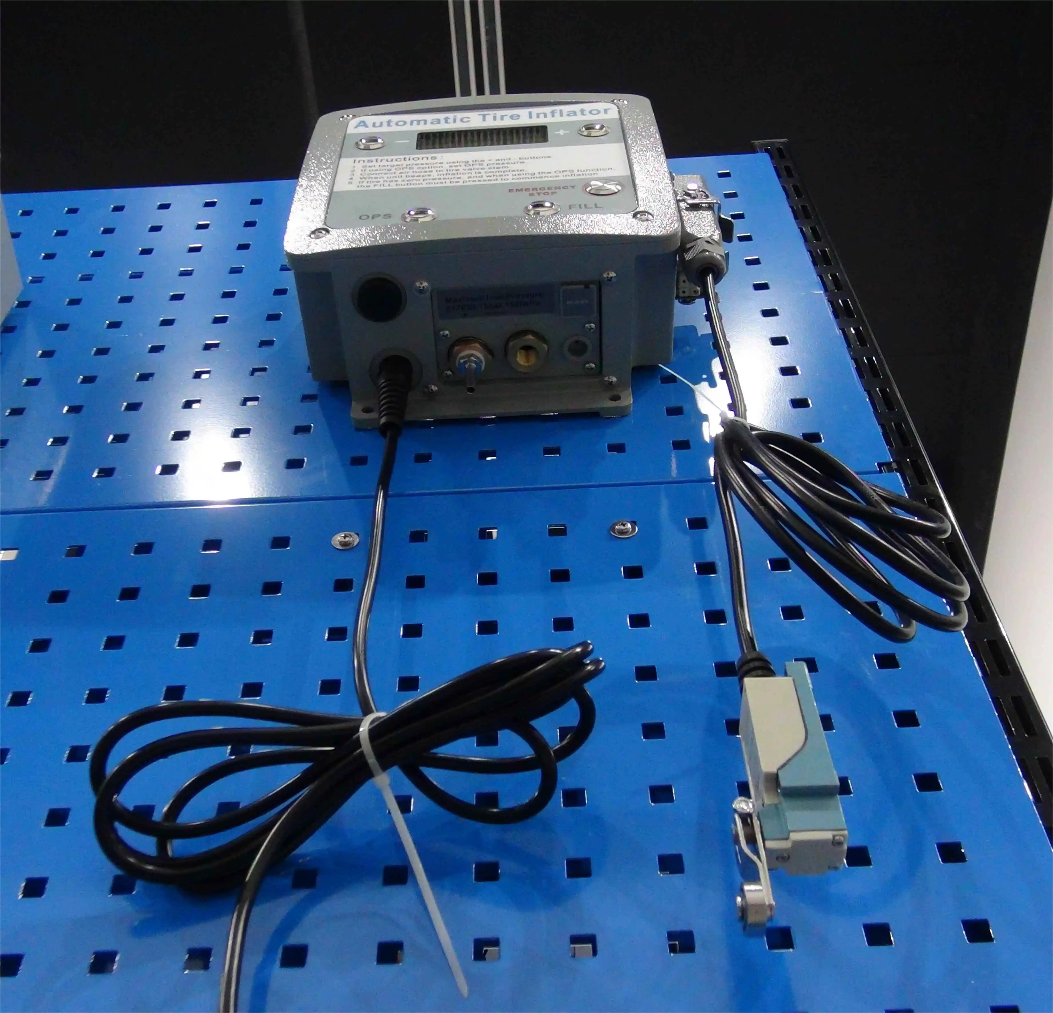 G5 Rechargeable Tyre Inflators Air Pumps 174psi 12bar Automatic Tire Inflator Car Digital Pressure Gauges