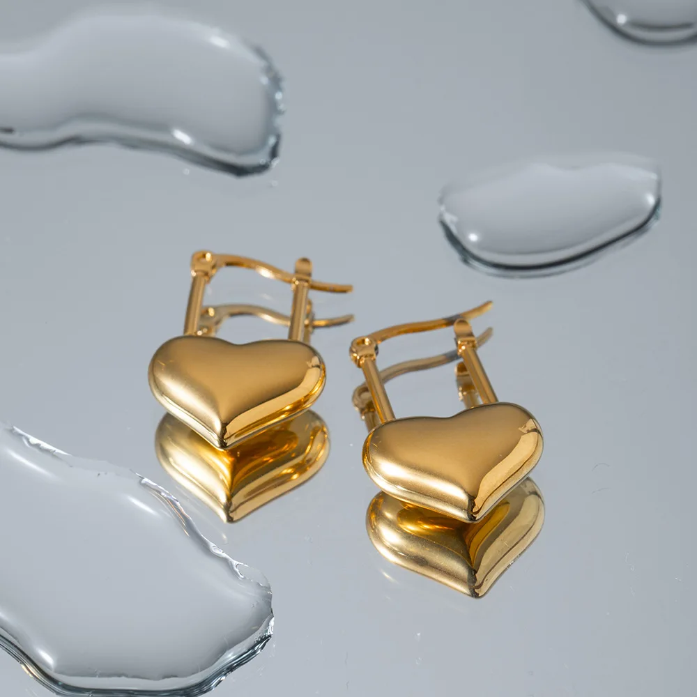 New Trendy 18K PVD Gold Plated Tarnish Free & Waterproof Stainless Steel Earrings Heart Charms Huggies Earrings for Women