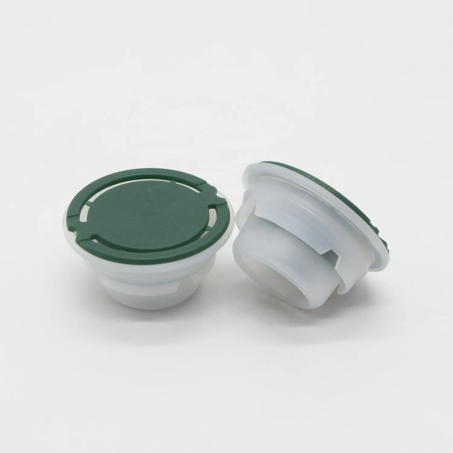 Wholesale 32mm food grade plastic screw spout cap olive oil plastic pourer metal tin oil caps