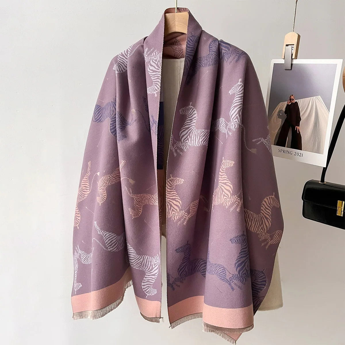 2024 Fashion Soft Colorful Horse Design Scarf Women Girls Winter Cashmere Animal Jacquard Pashmina Shawls Wrap Scarves