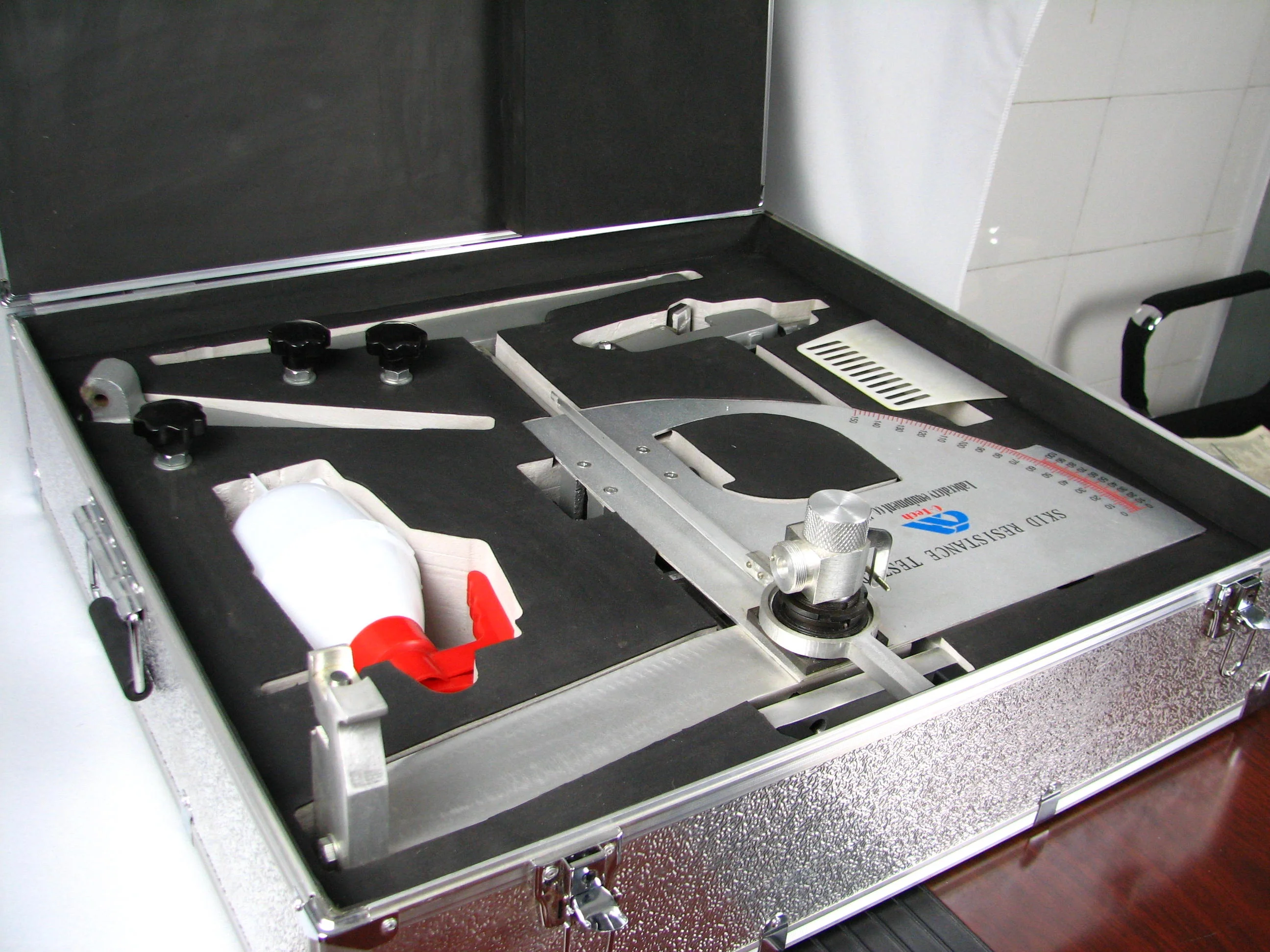 48-B0190 Portable British skid resistance and friction tester for pavement test