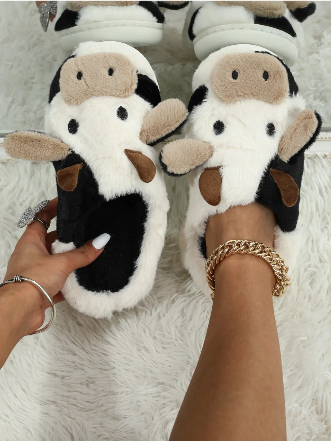 2023 New Cute Printed Cow Fur Slippers Girl Kawaii Fluffy Winter Warm Home Slippers Female Cartoon Animal Style Furry Slippers