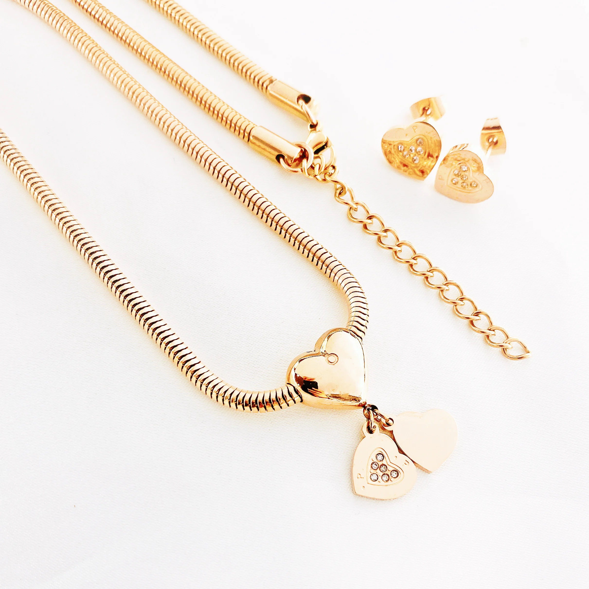 Gold color Choker Necklace for women heart Pendant Chain Necklaces & Pendants Laces velvet chokers Fashion Jewelry mama necklace