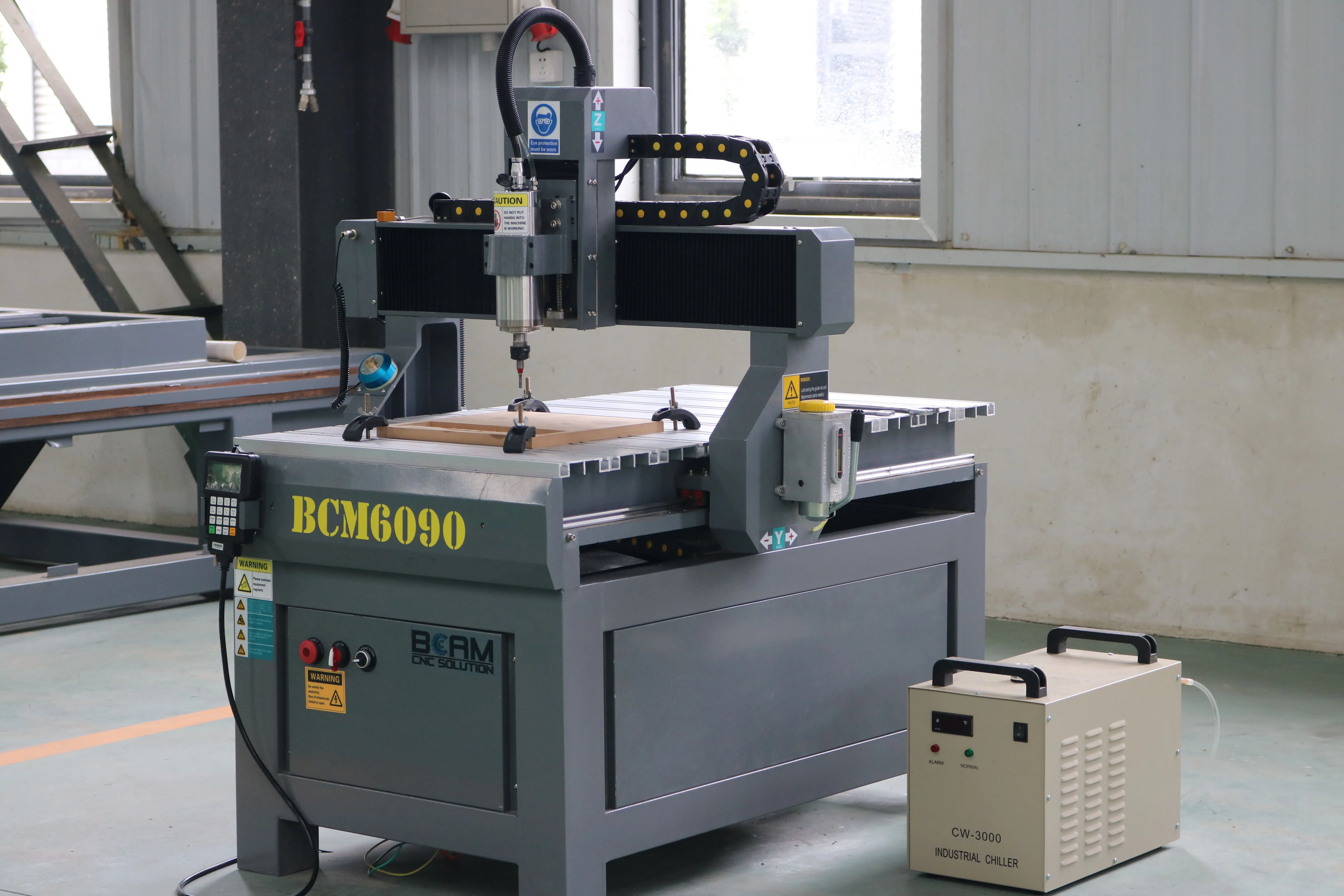 Cast iron bed 6090 cnc milling machine for cutting metal