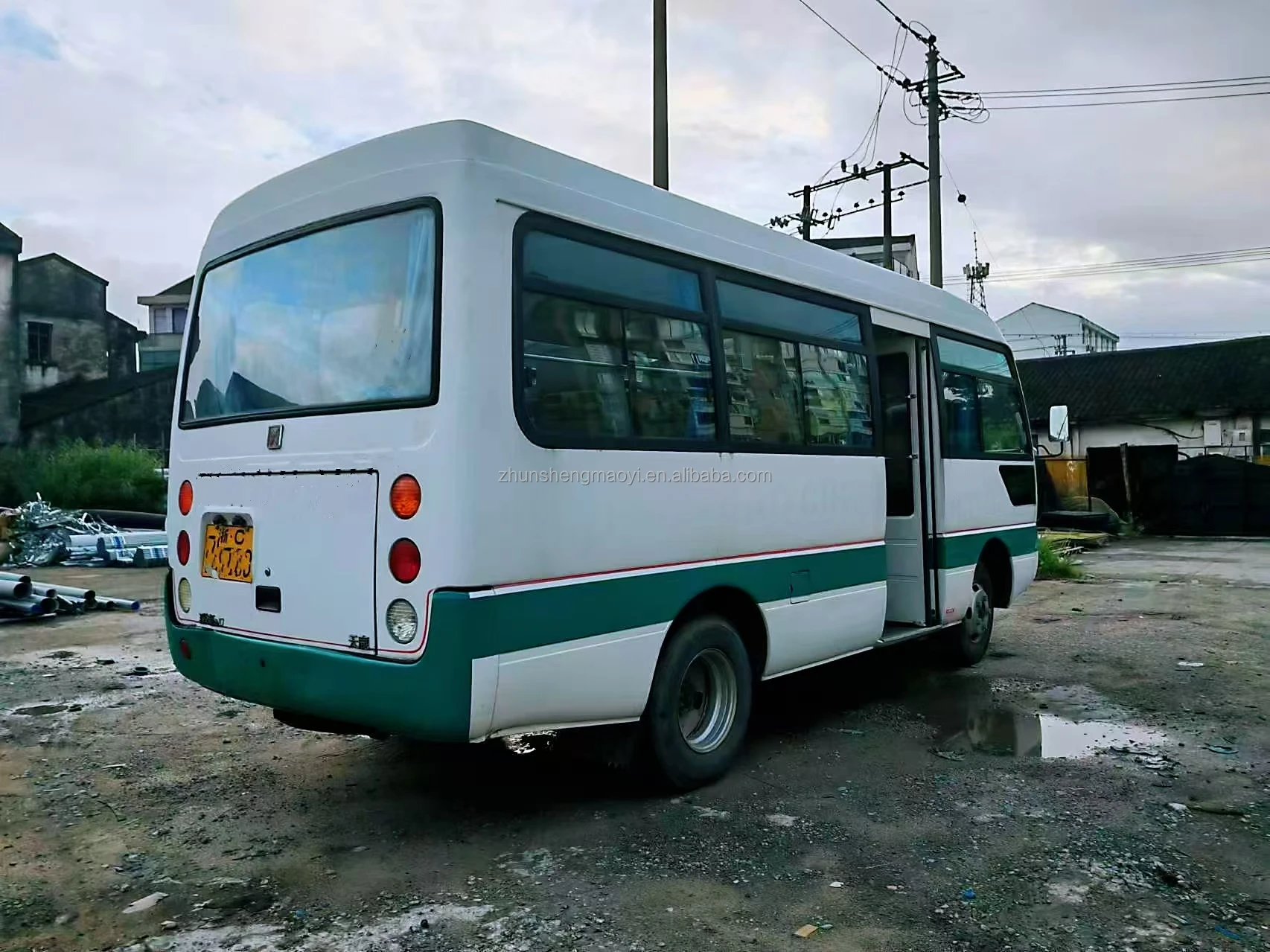 С большим рекламным автобусом для продажи 18 мест по заводской цене подержанные автобусы